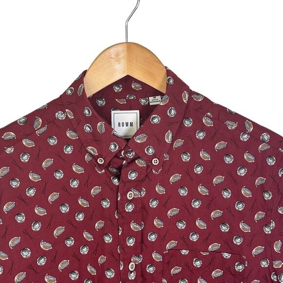 ROWM Short Sleeve Button-Down Collared Shirt Burgundy Novelty Print Men's M - Picture 2 of 10